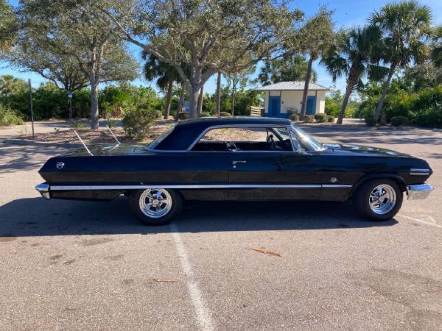 Biete Chevrolet Impala in gutem Zustand mit niedriger Laufleistung Baujahr BJ 06/1963