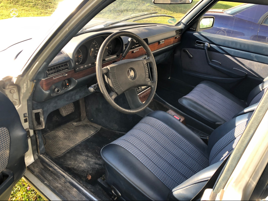 Mercedes Benz 280 SE in guten Zustand mit Matching Numbers Baujahr BJ 04/1978