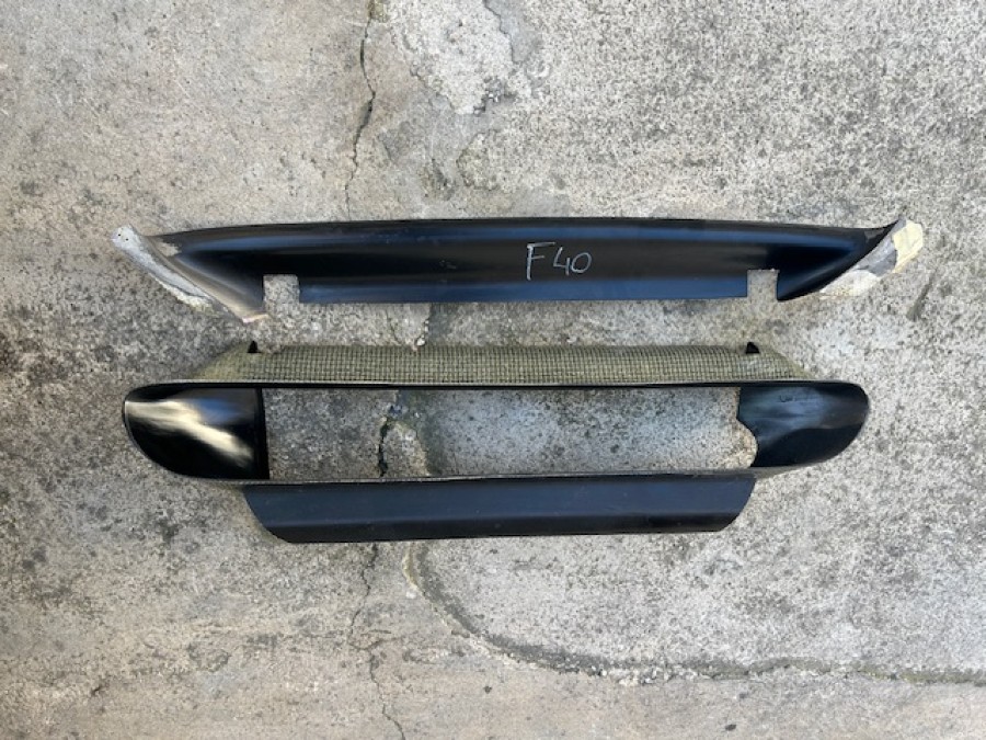 Karosserieteile für Ferrari F40 abzugeben Baujahr BJ -