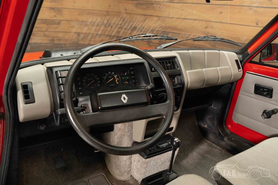 Renault 5TS Umfangreich Restauriert Sehr Guter Zustand 1982 renault-5ts-umfangreich-restauriert-sehr-guter-zustand-1982