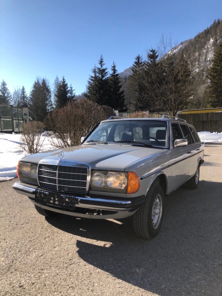 Mercedes Benz 240 S123 gut erhalten steht zum Verkauf Baujahr BJ 06/1983