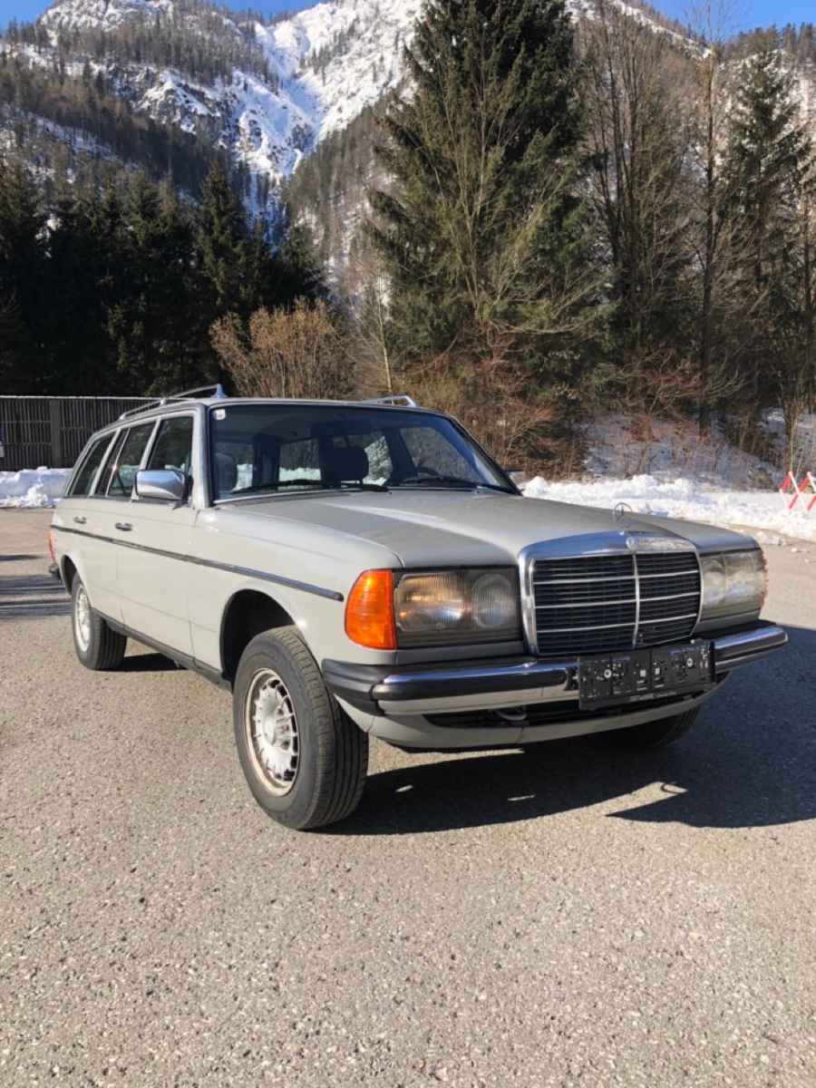 Mercedes Benz 240 S123 gut erhalten steht zum Verkauf Baujahr BJ 06/1983