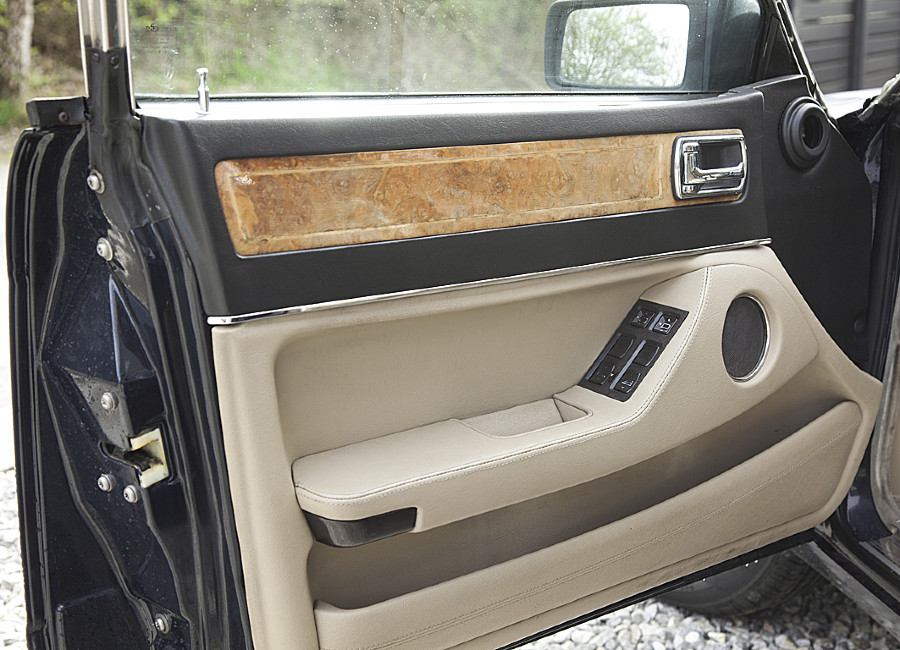 Jaguar XJ40 in gutem Zustand sucht neuen Besitzer Baujahr BJ 04/1989