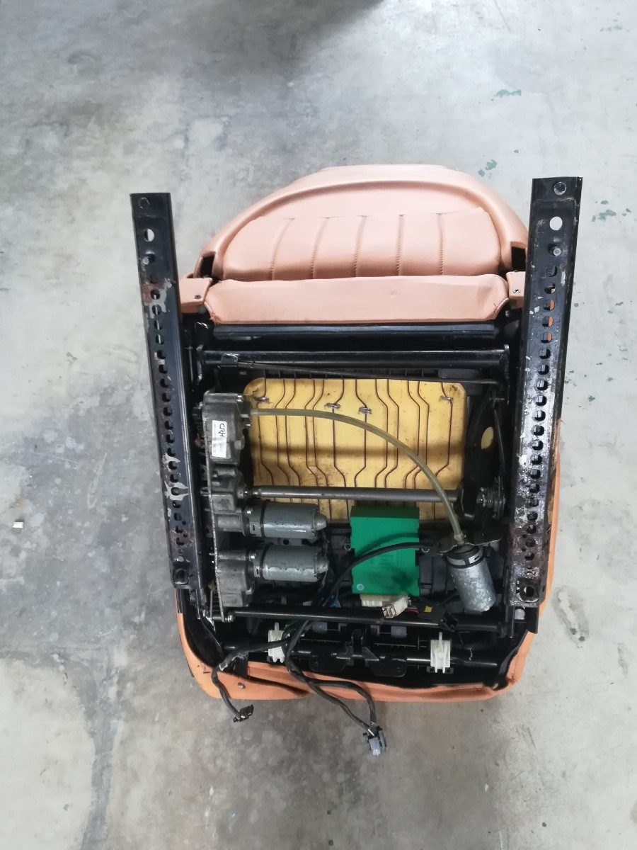 Für Maserati Sitz abzugeben Baujahr BJ -