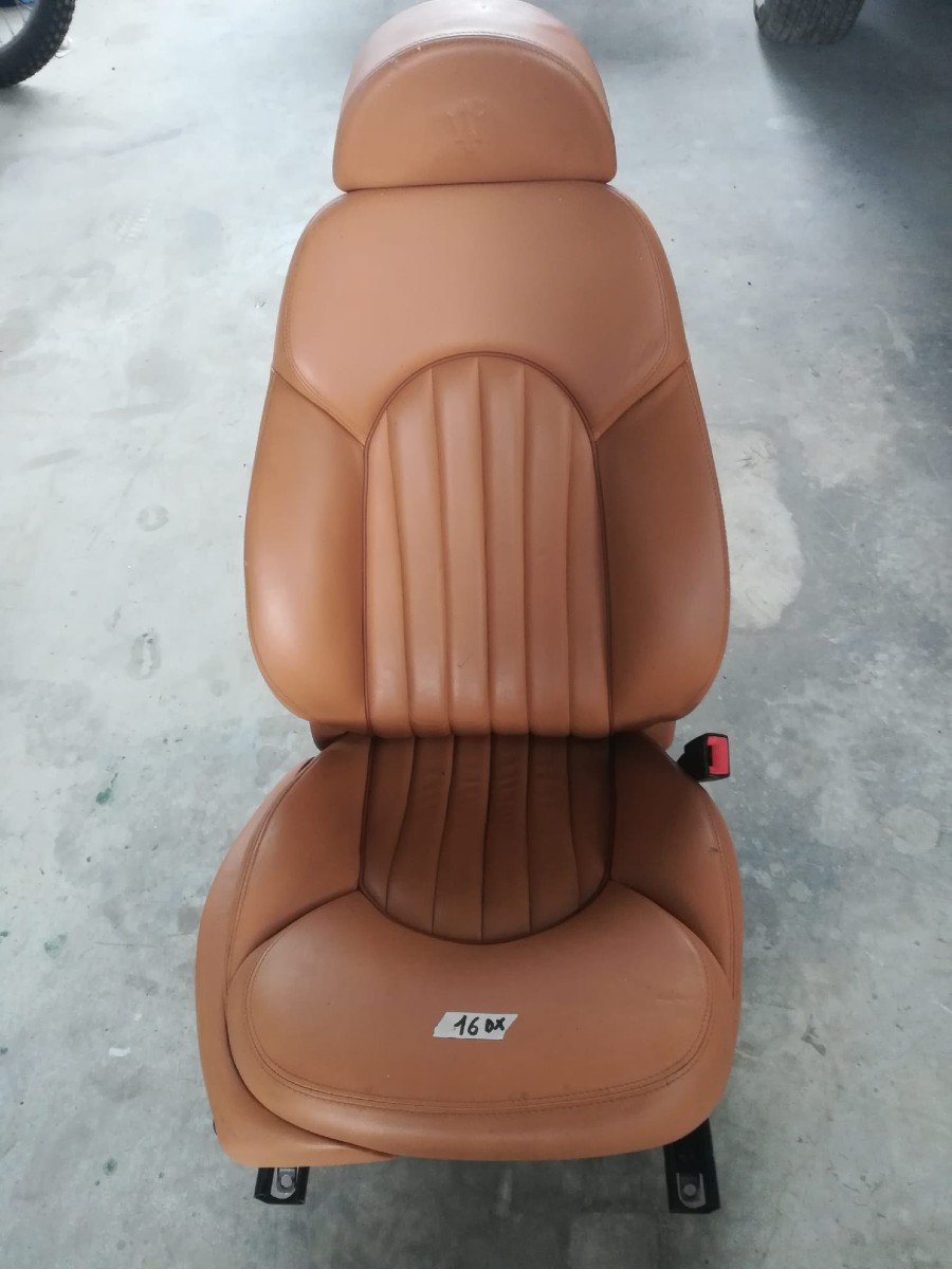 Für Maserati Sitz abzugeben Baujahr BJ -