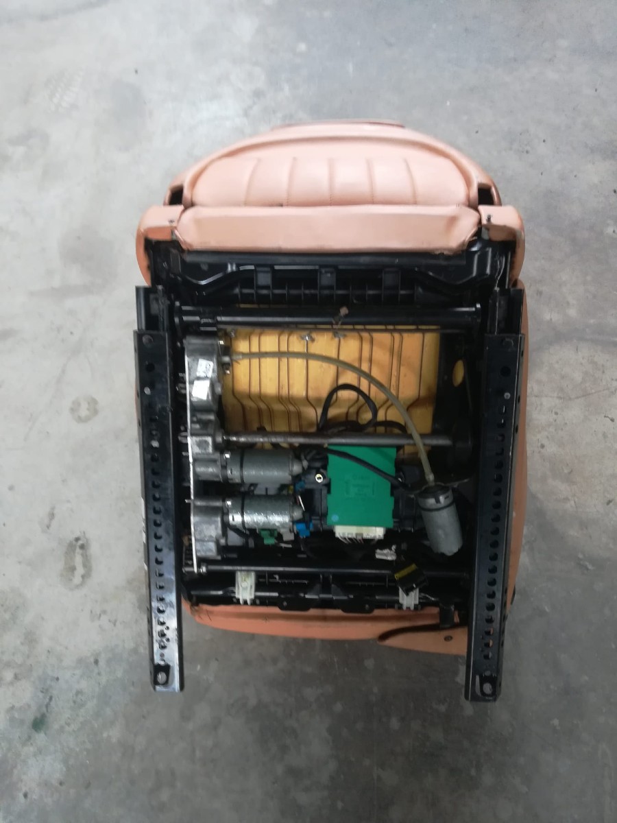 Für Maserati Sitz abzugeben Baujahr BJ -