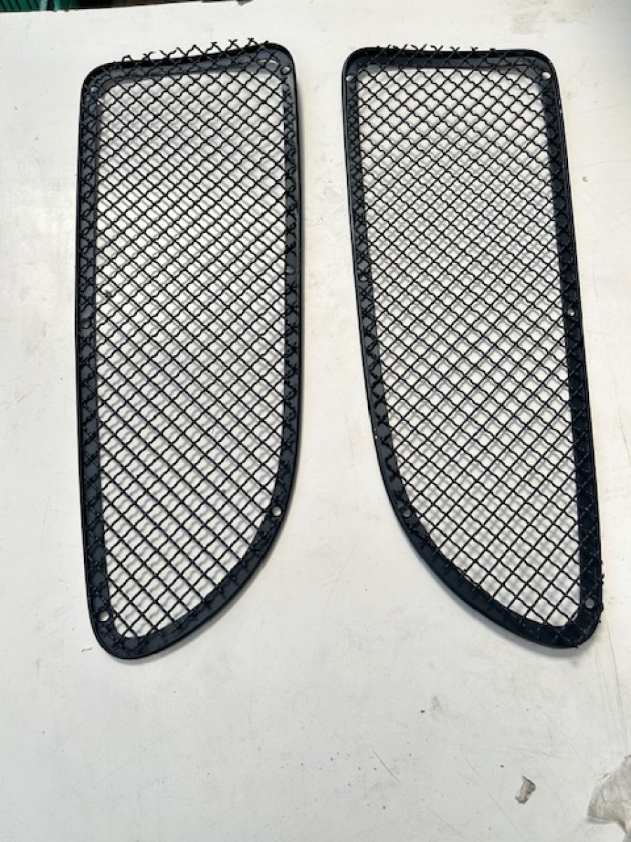 Karosserieteile für Maserati Indy zu verkaufen Baujahr BJ -