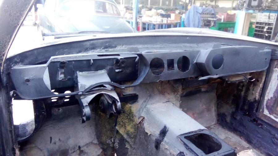 Karosserieteile für Maserati Indy zu verkaufen Baujahr BJ -