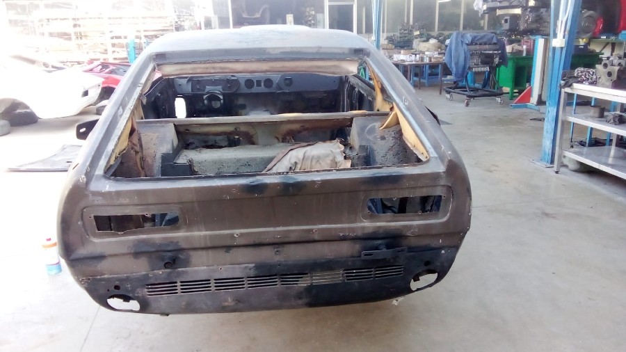 Karosserieteile für Maserati Indy zu verkaufen Baujahr BJ -