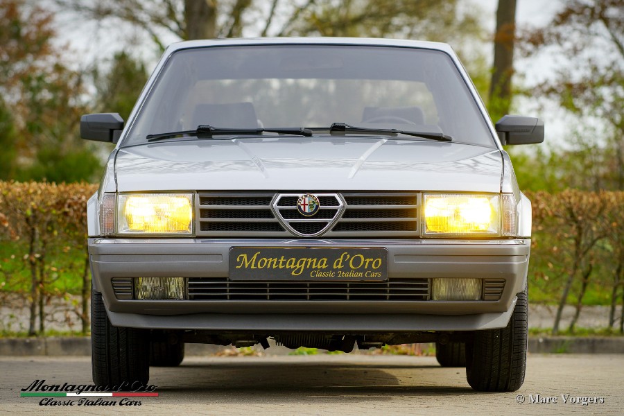 Alfa Romeo 90 2.0 IE in gutem Zustand steht zum Verkauf Baujahr BJ 03/1985