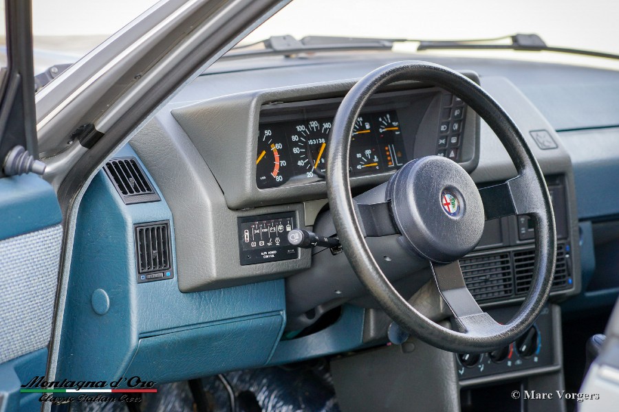 Alfa Romeo 90 2.0 IE in gutem Zustand steht zum Verkauf Baujahr BJ 03/1985