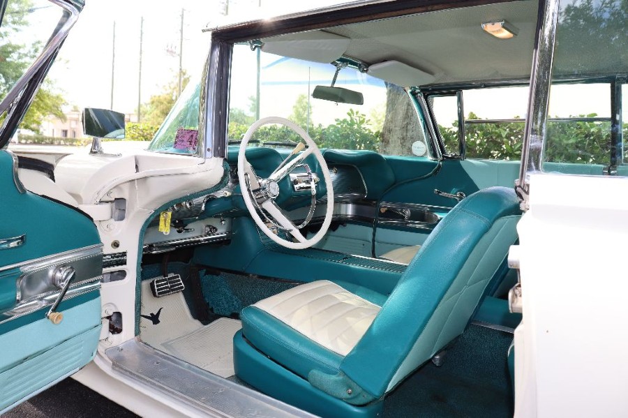 Street Racer Ford Thunderbird 1960 Ford Thunderbird 352 Special V-8 Baujahr BJ 04/1960