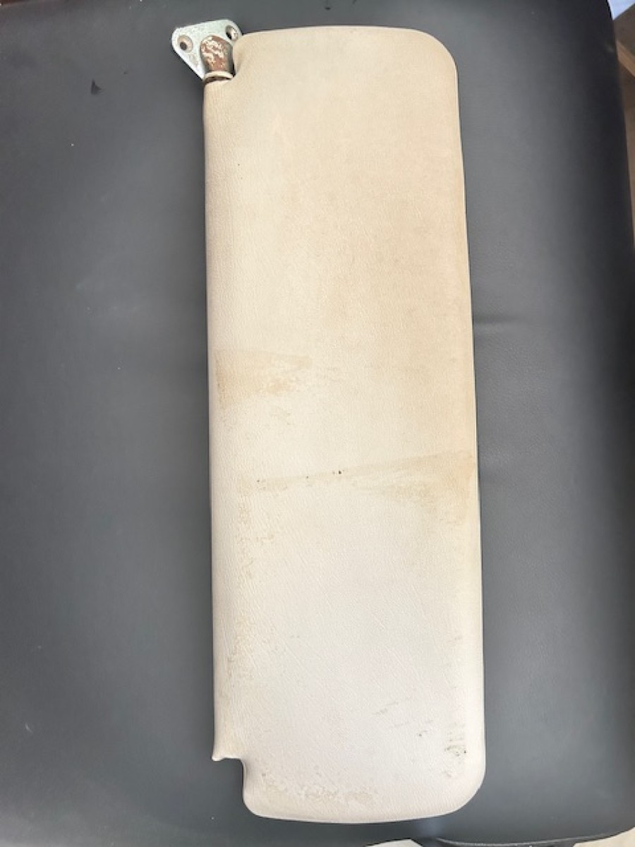 Für Maserati Karosserieteile abzugeben Baujahr BJ -