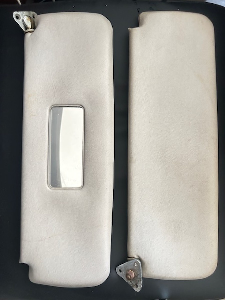 Für Maserati Karosserieteile abzugeben Baujahr BJ -