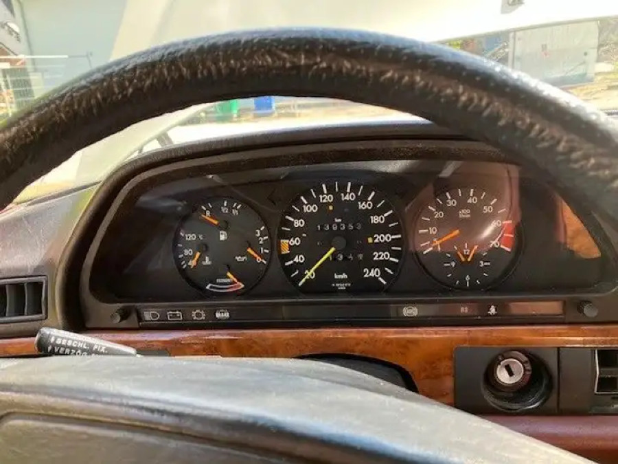 Mercedes Benz 500 SEC Nicht vor Ort Standort Südl.Berlin Baujahr BJ 06/1983