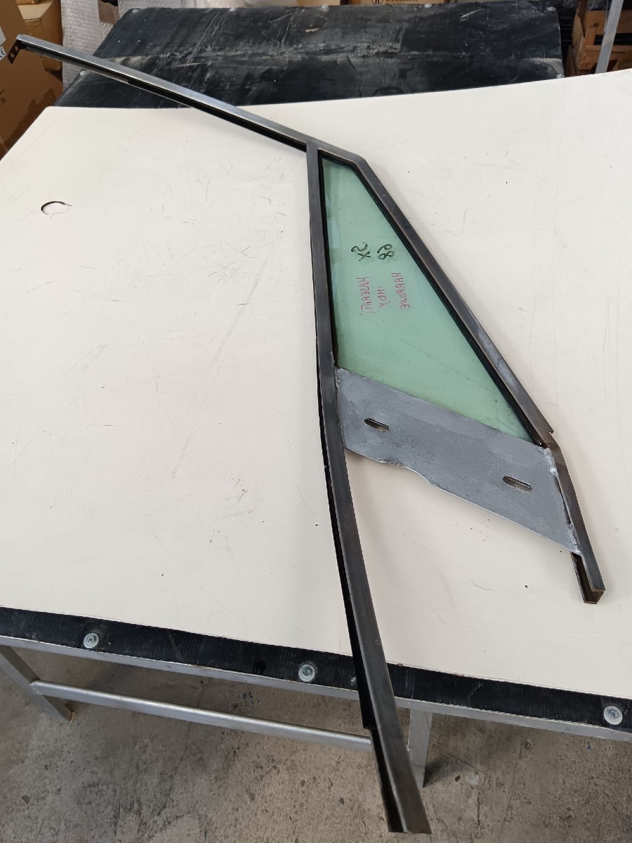 Karosserieteile für Maserati Indy zu verkaufen Baujahr BJ -