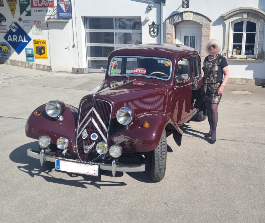 Biete Citroën Traction 11cv traction avant in gutem Zustand Baujahr BJ 06/1954