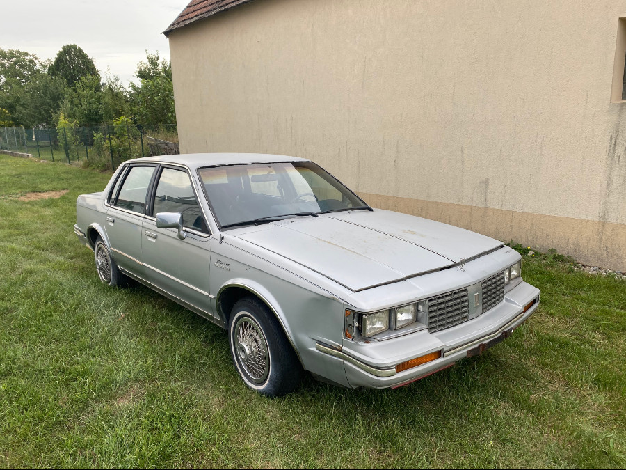 Zu verkaufen: Oldsmobile Cutlass mit Mängeln Baujahr BJ 05/1982