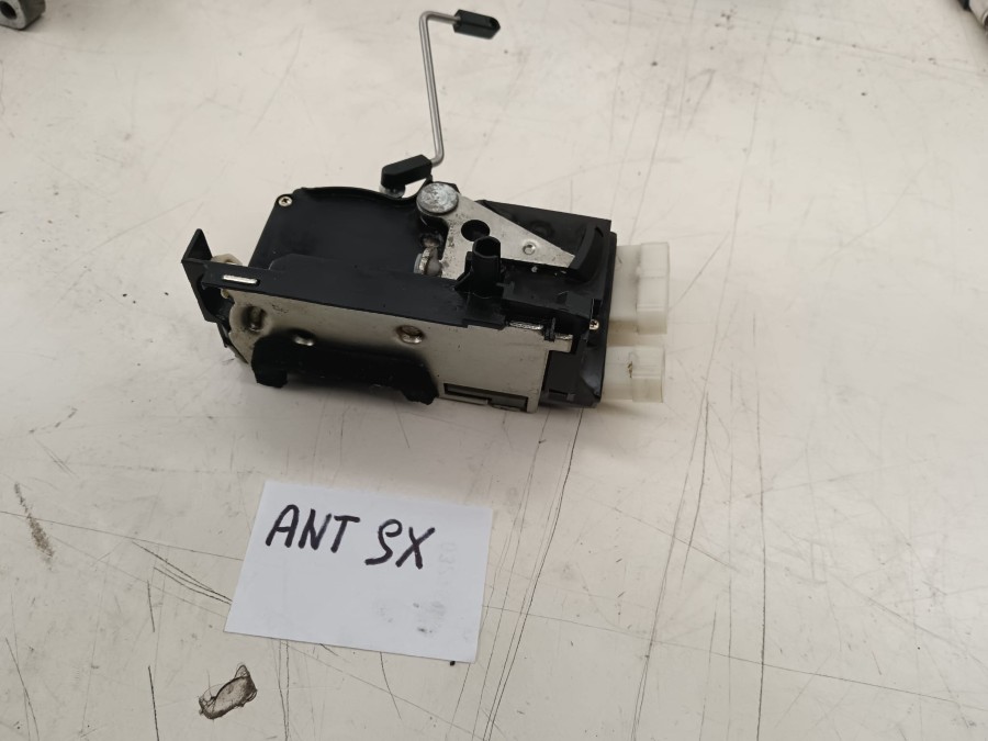 Für Maserati Karosserieteile zu verkaufen Baujahr BJ -