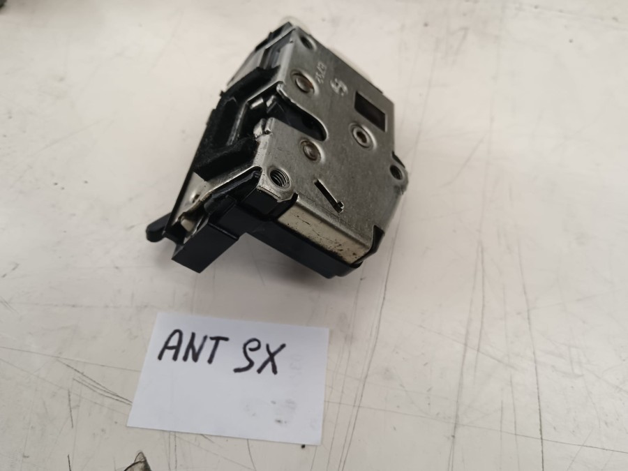 Für Maserati Karosserieteile zu verkaufen Baujahr BJ -