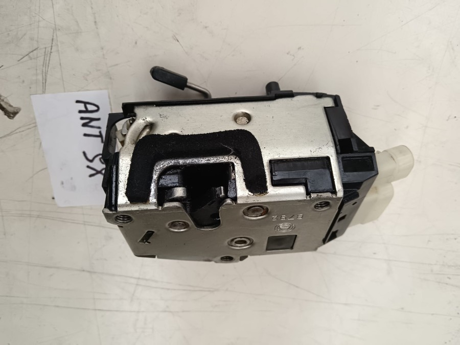 Für Maserati Karosserieteile zu verkaufen Baujahr BJ -