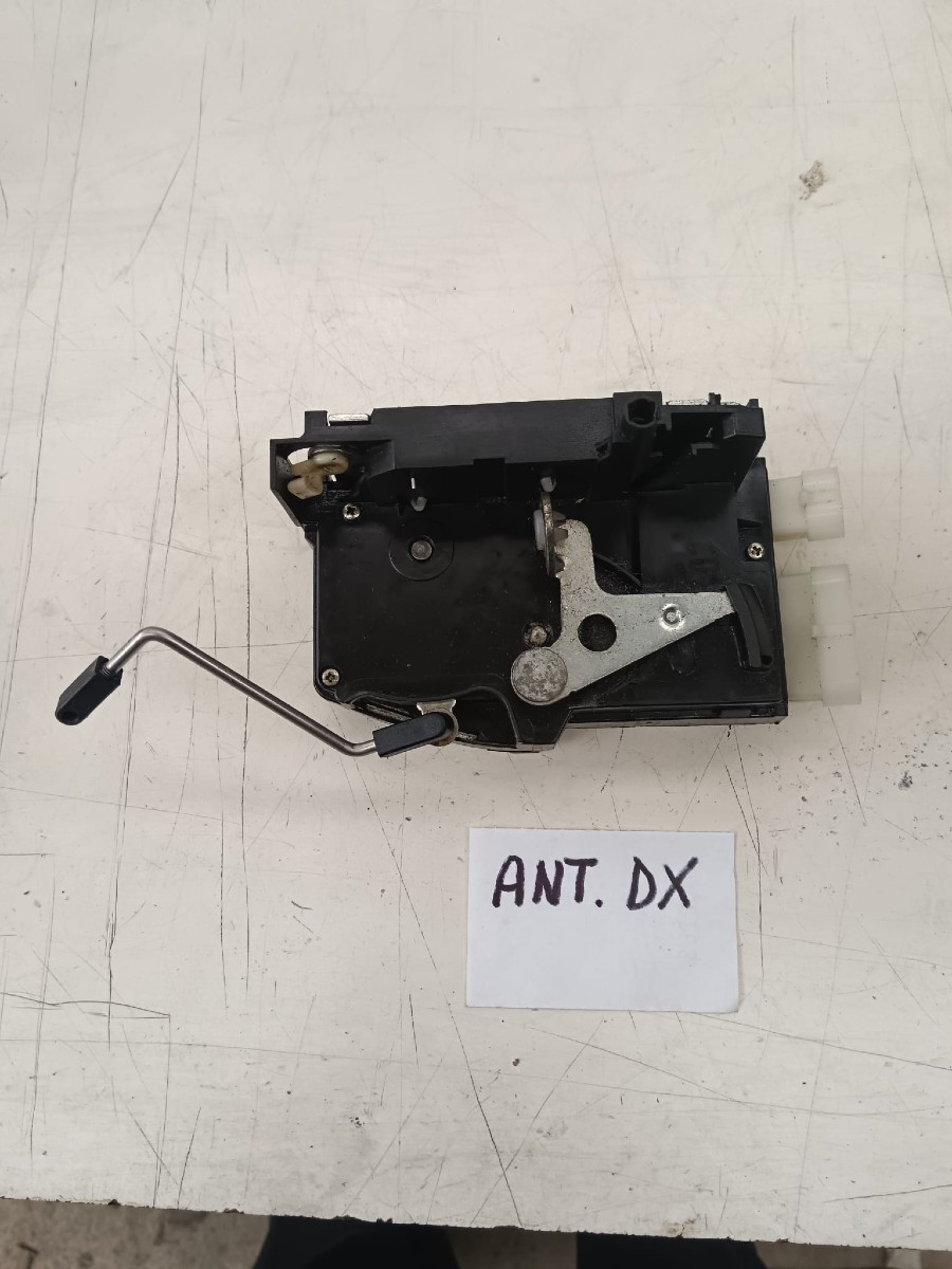 Für Maserati Karosserieteile zu verkaufen Baujahr BJ -