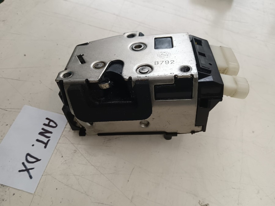 Für Maserati Karosserieteile zu verkaufen Baujahr BJ -