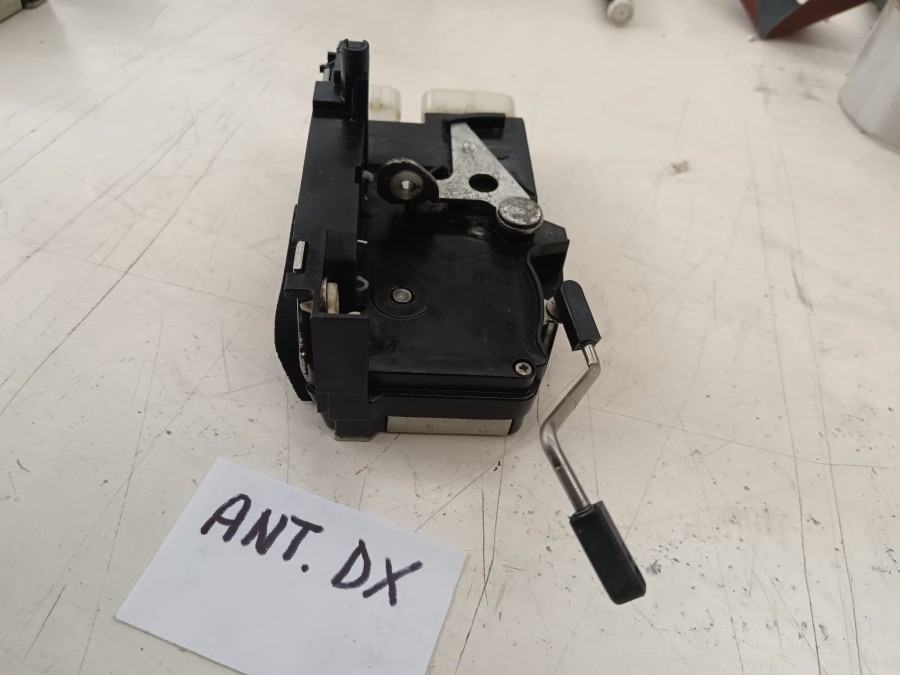 Für Maserati Karosserieteile zu verkaufen Baujahr BJ -