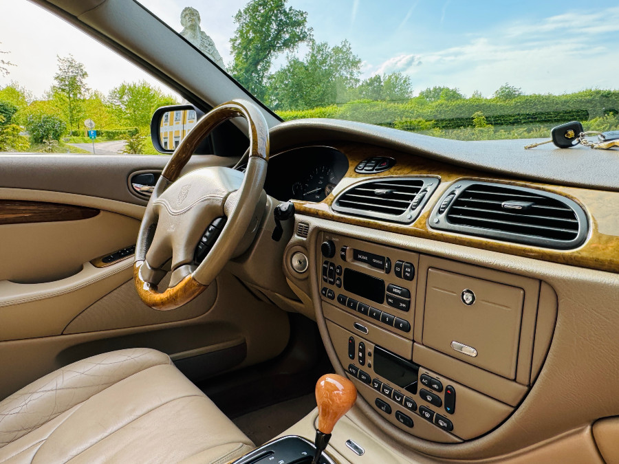 Jaguar S-Type zu verkaufen Baujahr BJ 03/2000