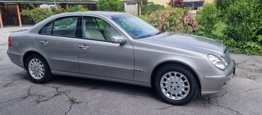 Mercedes Benz E-Klasse E 320 Elegance Limousine, Automatic Baujahr BJ 07/2002