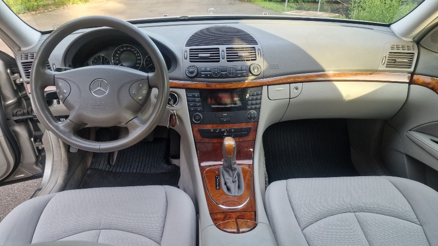 Mercedes Benz E-Klasse E 320 Elegance Limousine, Automatic Baujahr BJ 07/2002