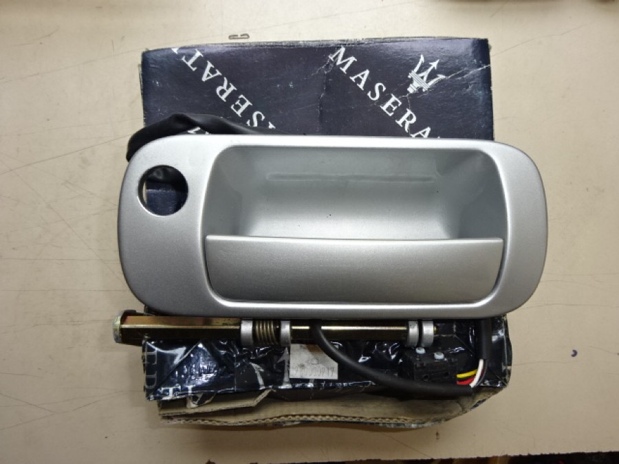 Verkaufe: Karosserieteile für Maserati Baujahr BJ -