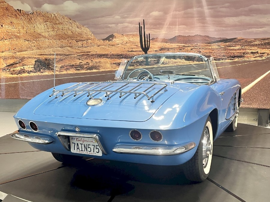 Top: Chevrolet Corvette C1 Baujahr BJ 01/1961