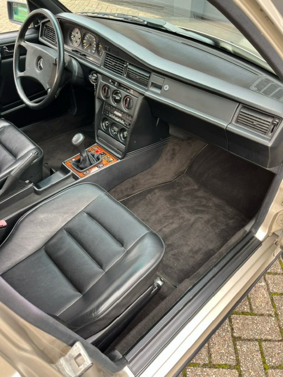 1990er Mercedes Benz 190 in perfektem Zustand mit historischer Zulassung Baujahr BJ 06/1990