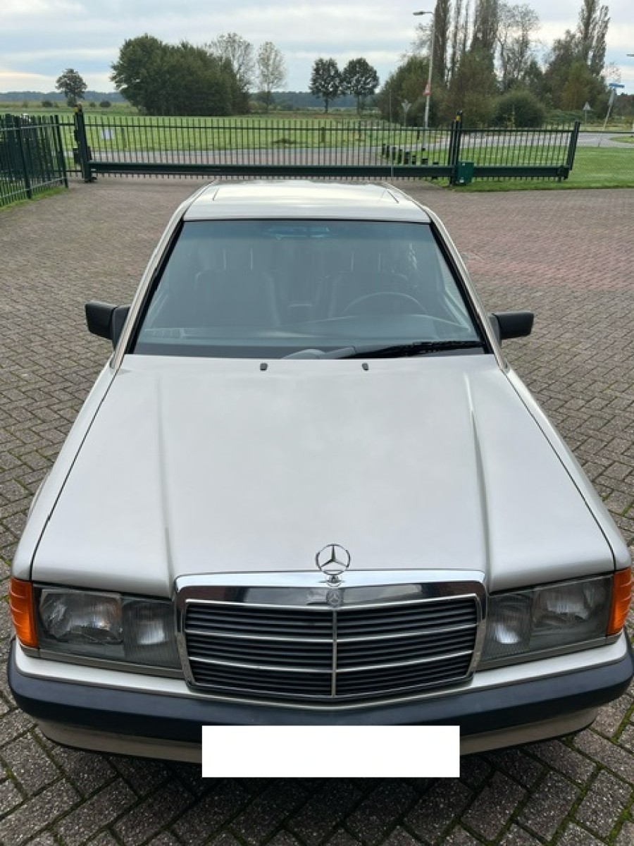 1990er Mercedes Benz 190 in perfektem Zustand mit historischer Zulassung Baujahr BJ 06/1990