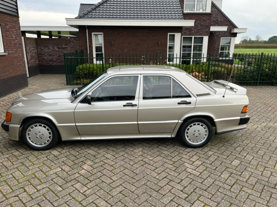 1990er Mercedes Benz 190 in perfektem Zustand mit historischer Zulassung Baujahr BJ 06/1990