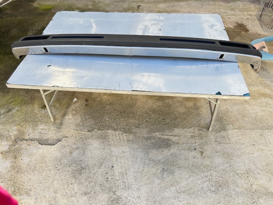 Für Maserati Karosserieteile zu verkaufen Baujahr BJ -