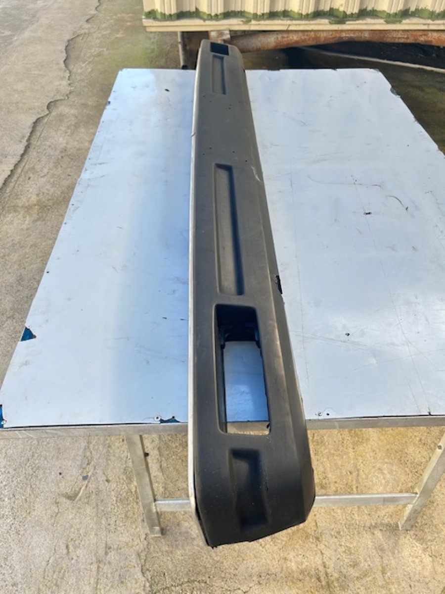 Für Maserati Karosserieteile zu verkaufen Baujahr BJ -