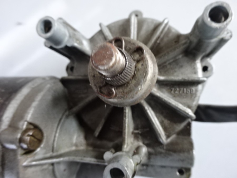 Windschutzscheibe für Ferrari 400 abzugeben Baujahr BJ -