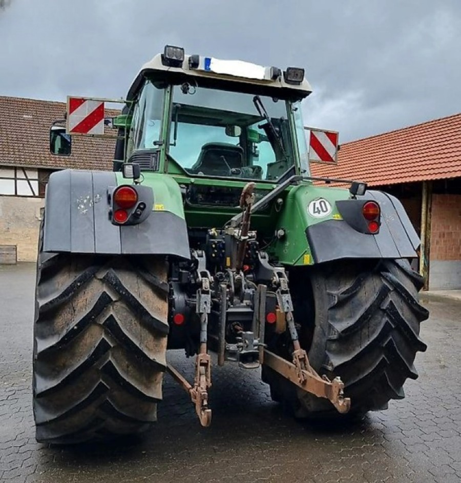 Top: Fendt 818 Vario steht zum Verkauf Baujahr BJ 04/2005
