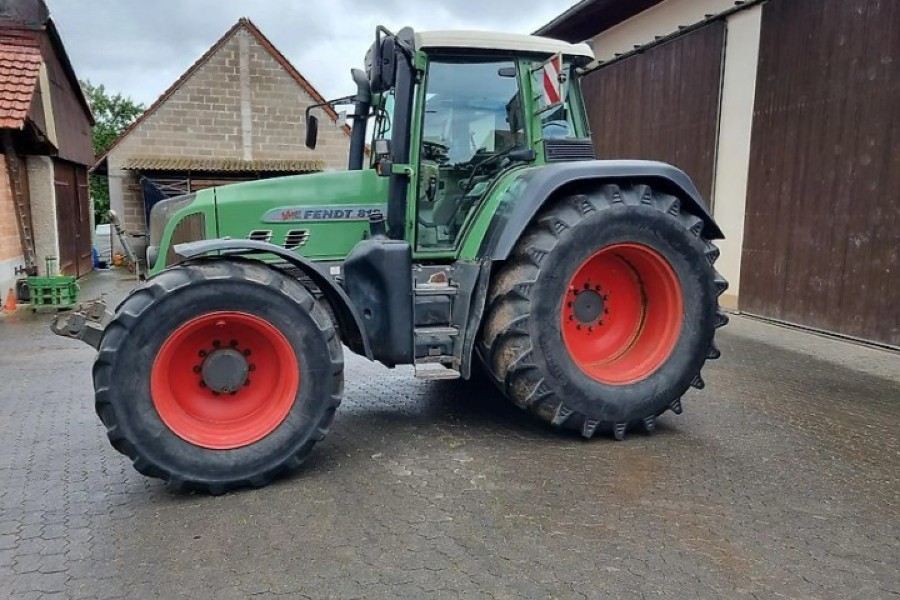 Top: Fendt 818 Vario steht zum Verkauf Baujahr BJ 04/2005