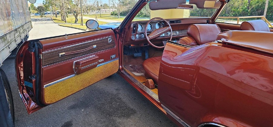 Oldtimer Oldsmobile Cutlass in makellosem Zustand Baujahr BJ 10/1971