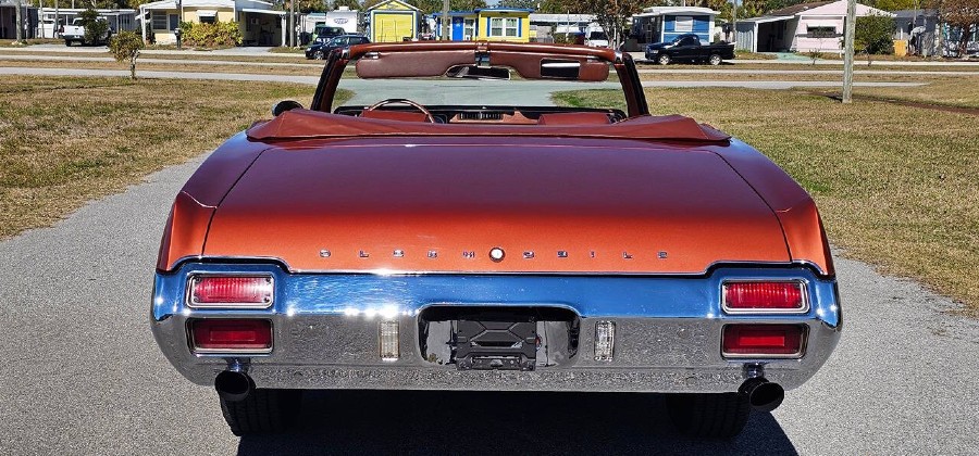 Oldtimer Oldsmobile Cutlass in makellosem Zustand Baujahr BJ 10/1971