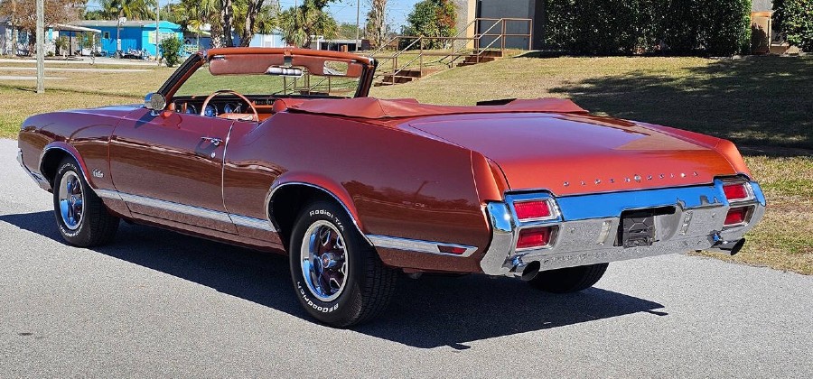 Oldtimer Oldsmobile Cutlass in makellosem Zustand Baujahr BJ 10/1971