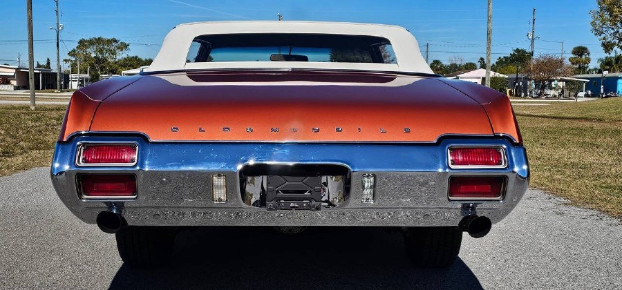 Oldtimer Oldsmobile Cutlass in makellosem Zustand Baujahr BJ 10/1971