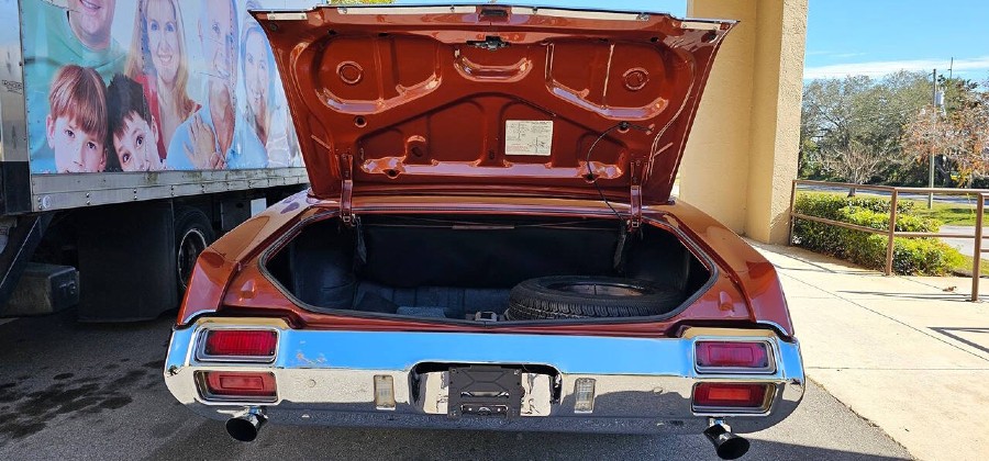 Oldtimer Oldsmobile Cutlass in makellosem Zustand Baujahr BJ 10/1971