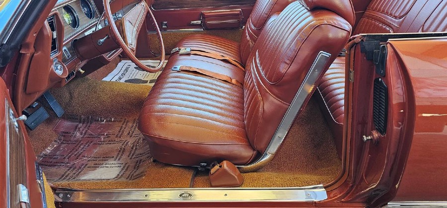 Oldtimer Oldsmobile Cutlass in makellosem Zustand Baujahr BJ 10/1971