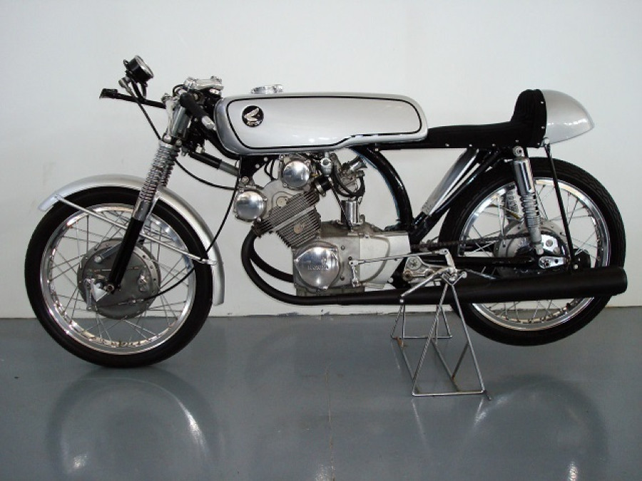 Honda CR93 sucht neuen Besitzer Baujahr BJ 07/1963