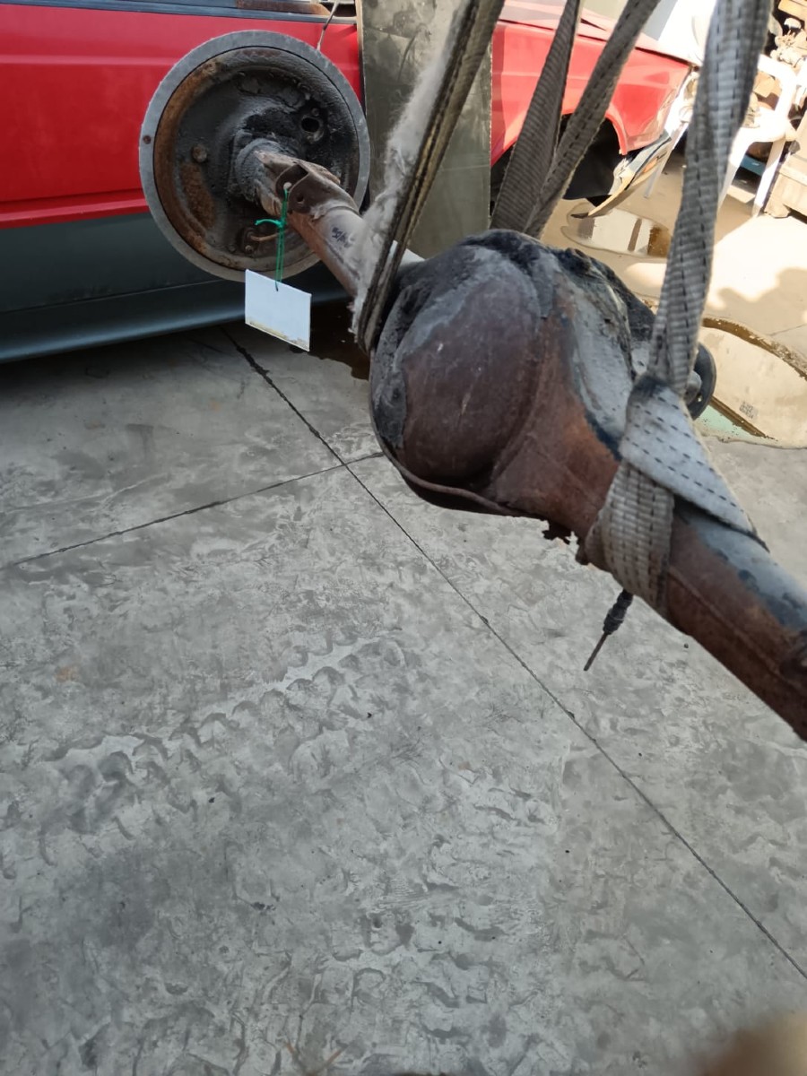 Verkaufe: Hinterachse für Fiat 1500 Baujahr BJ -