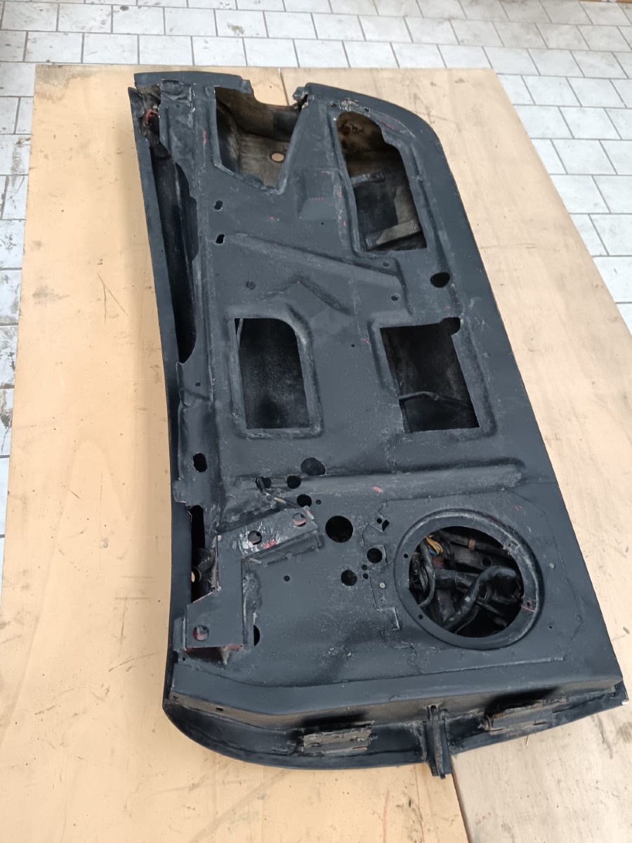 Karosserieteile für Ferrari 328 abzugeben Baujahr BJ -